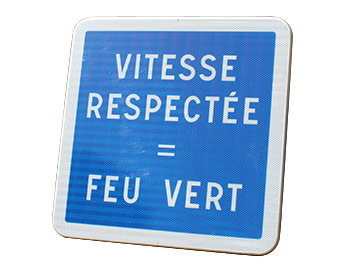 PANNEAU C500 Classe 2 - «vitesse respectée = feux vert»<br />