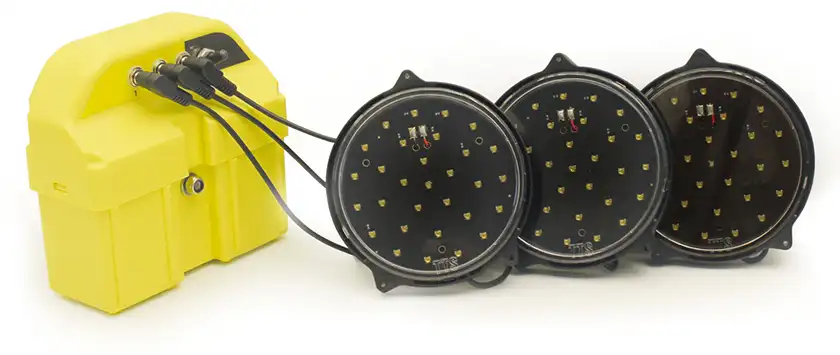 Tri-flash kit Ø 130 with 30 LEDs • 2 batteries case power supply