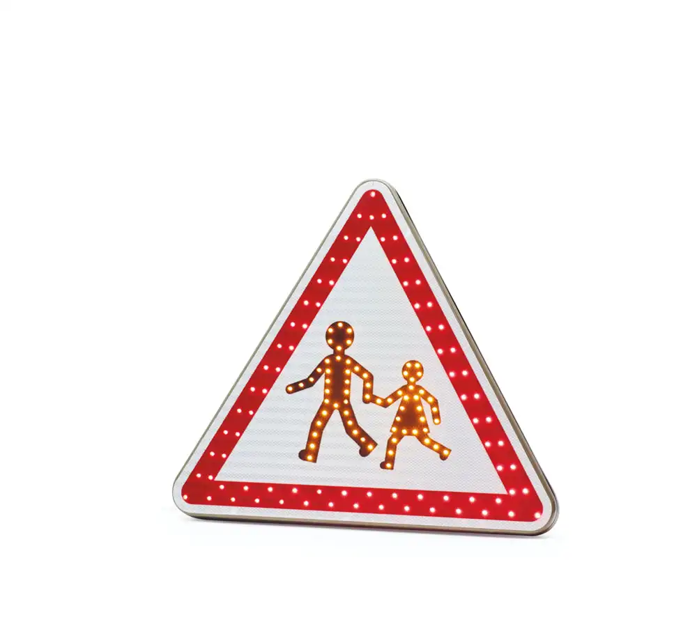 Panneau de police renforcé BTR • Triangle • A13a • 700 • Classe 2 • 12 V