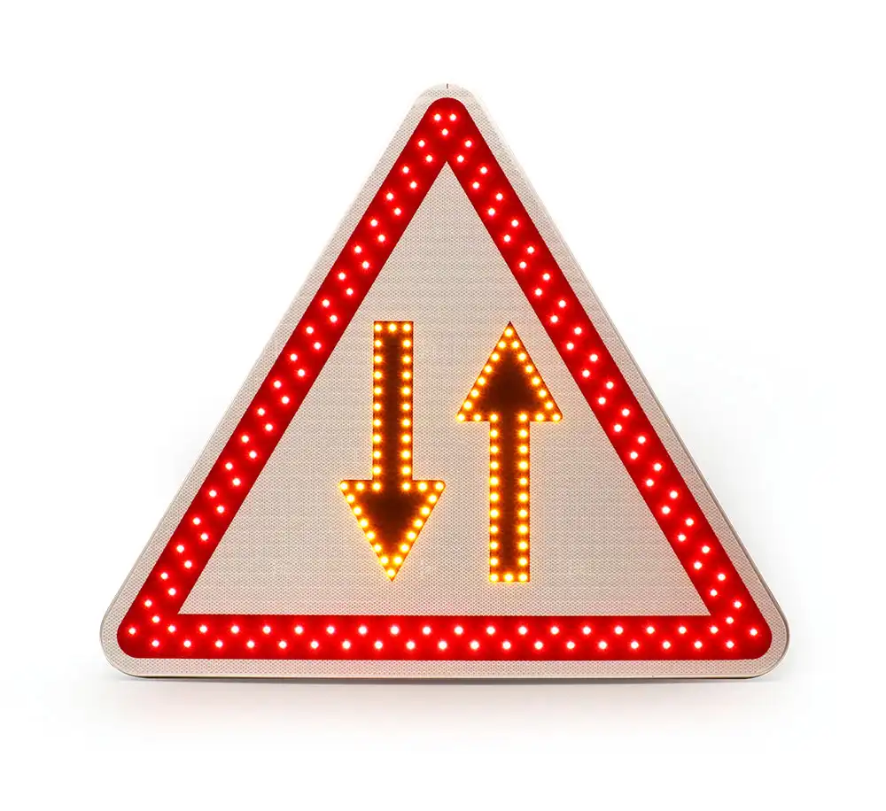 Panneau de police renforcé BTR • Triangle • A18 • 1000 • Classe 2 • 12 V