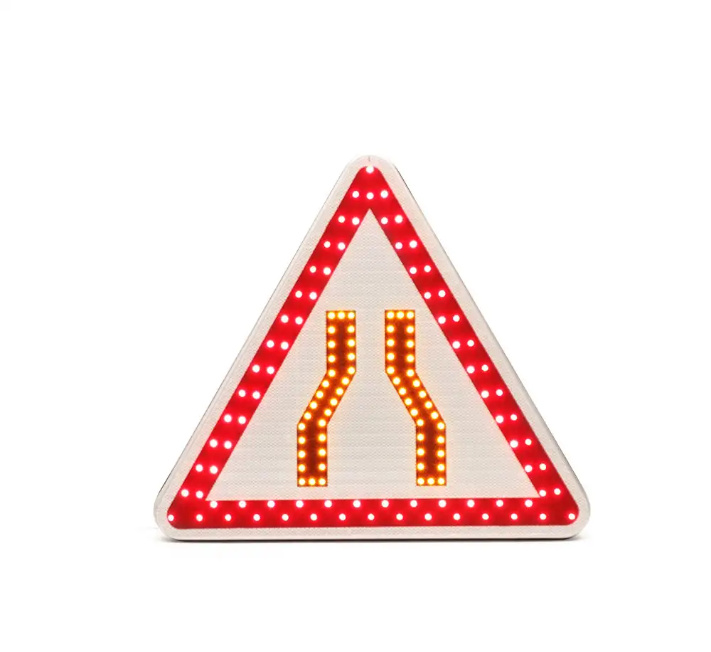 Panneau de police renforcé BTR • Triangle • A3 • 700 • Classe 2 • 12 V