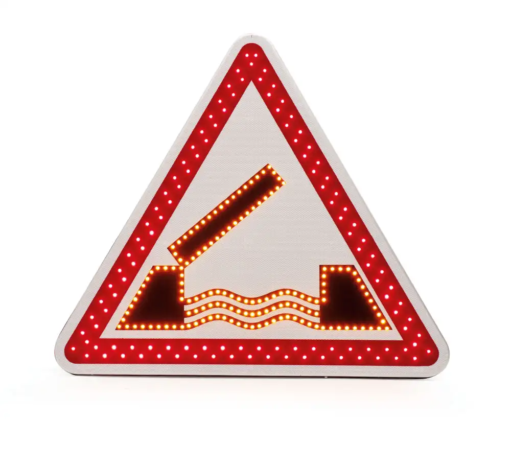 Panneau de police renforcé BTR • Triangle • A6 • 1000 • Classe 2 • 12 V