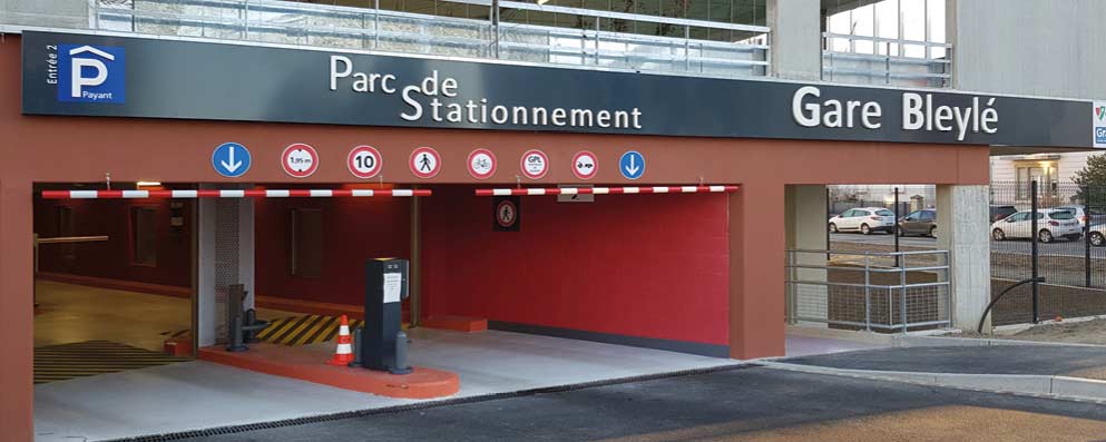 Portique entree parking Colmar