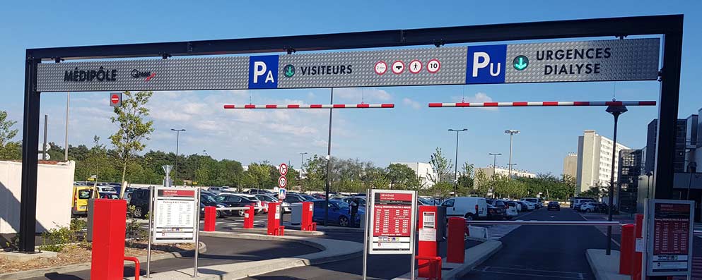 Portique entree parking Medipôle Lyon - Villeurbanne